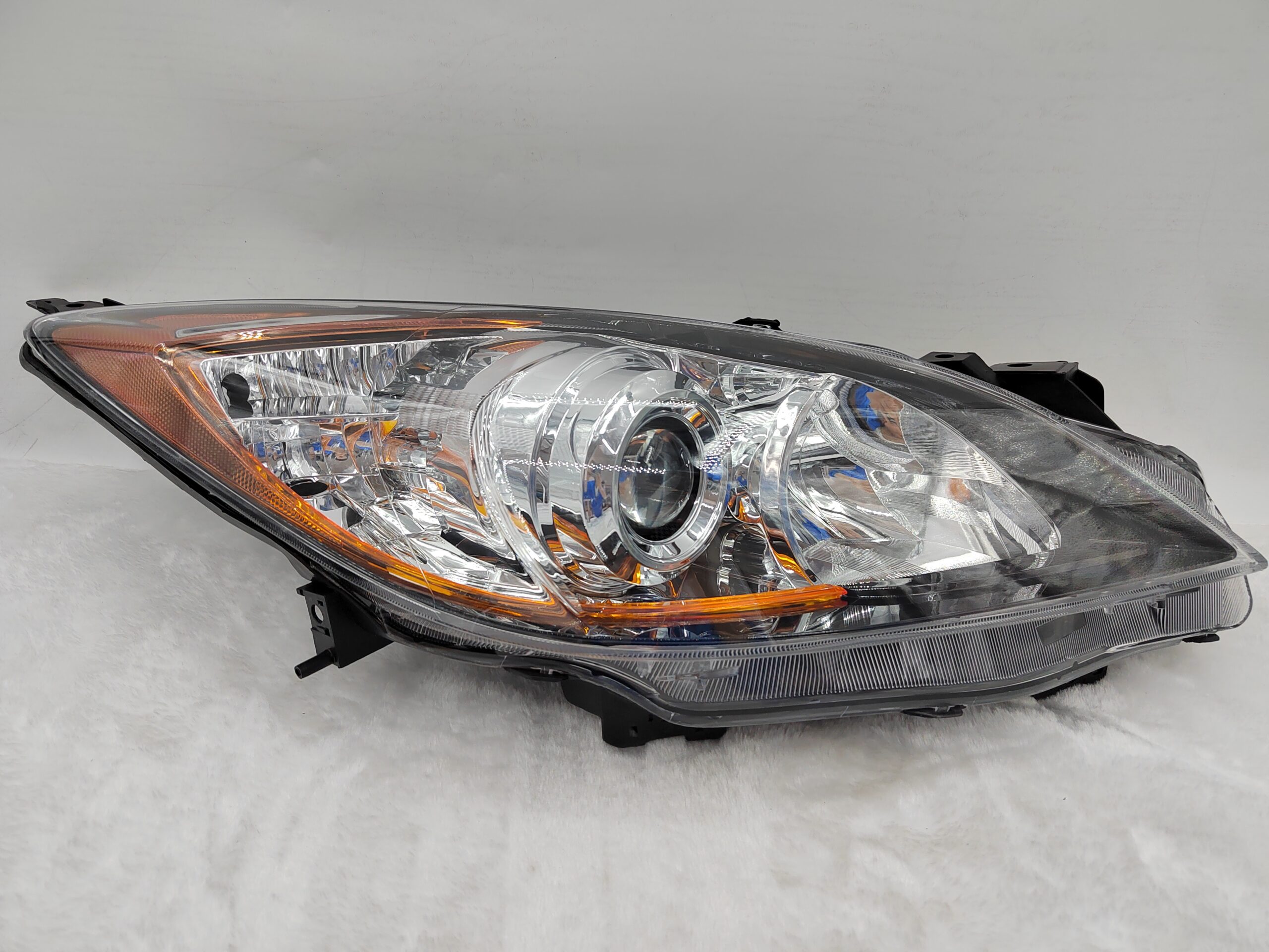 MAZDA 3 2010-2013 HALOGEN R.H.S HEADLIGHT ASSEMBLY