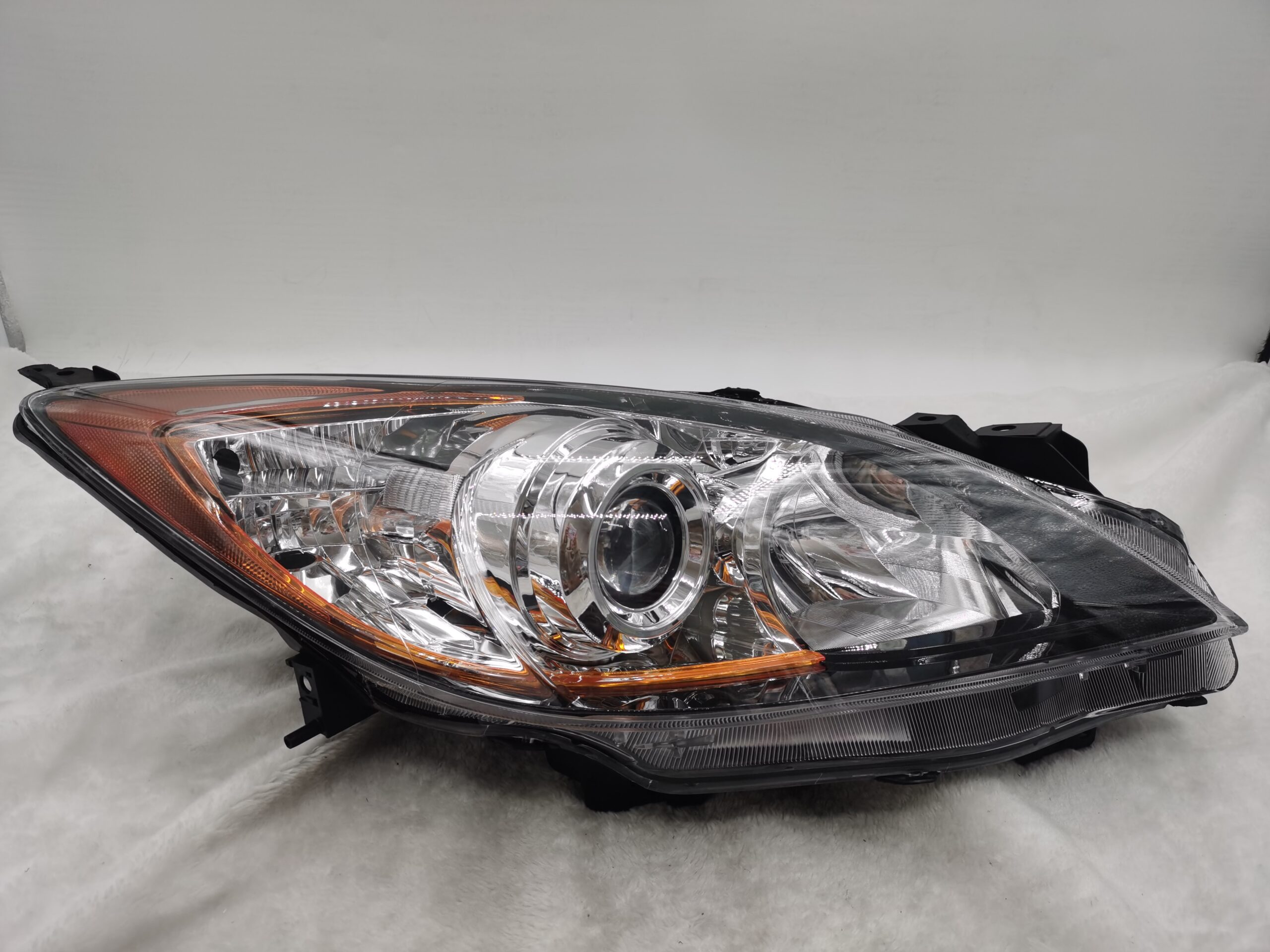 MAZDA 3 2010-2013 HALOGEN R.H.S HEADLIGHT ASSEMBLY