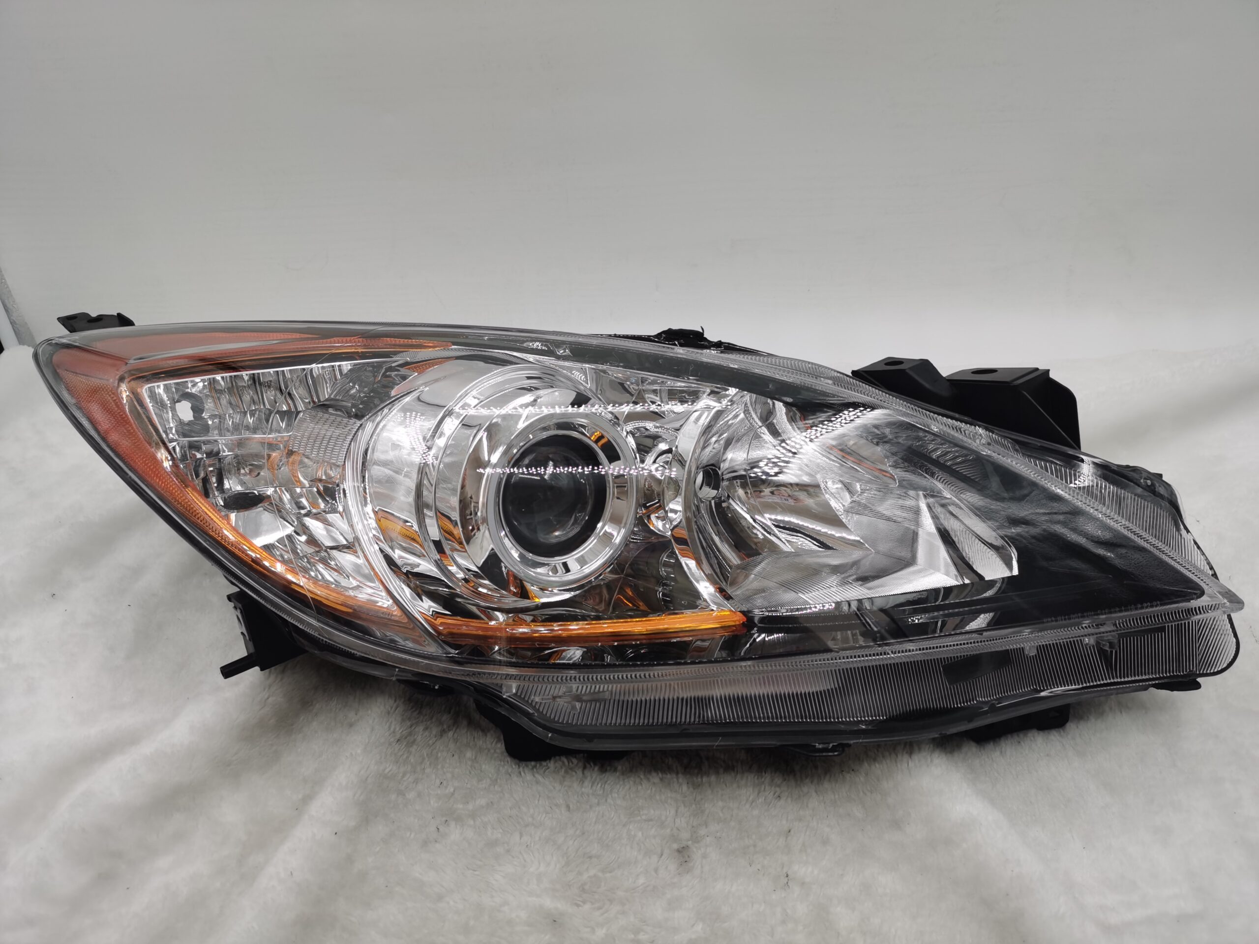 MAZDA 3 2010-2013 HALOGEN R.H.S HEADLIGHT ASSEMBLY