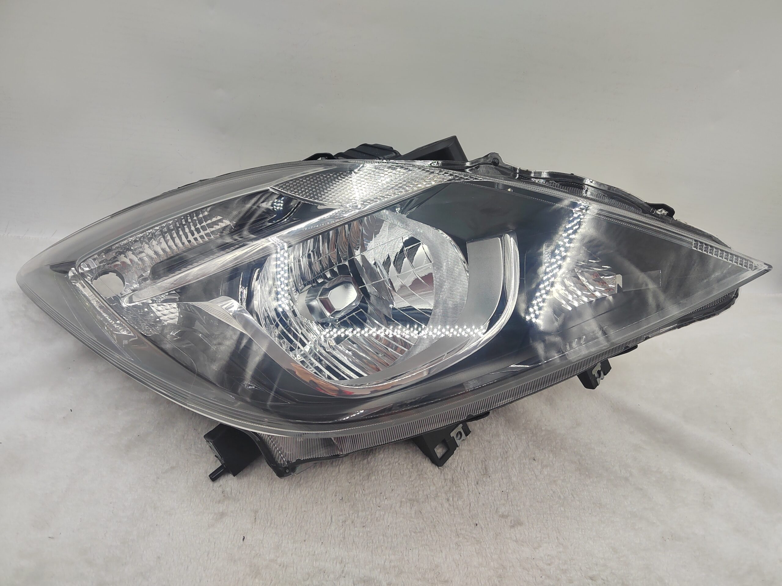 MAZDA BT-50 2016-2019 HALOGEN R.H.S HEADLIGHT ASSEMBLY