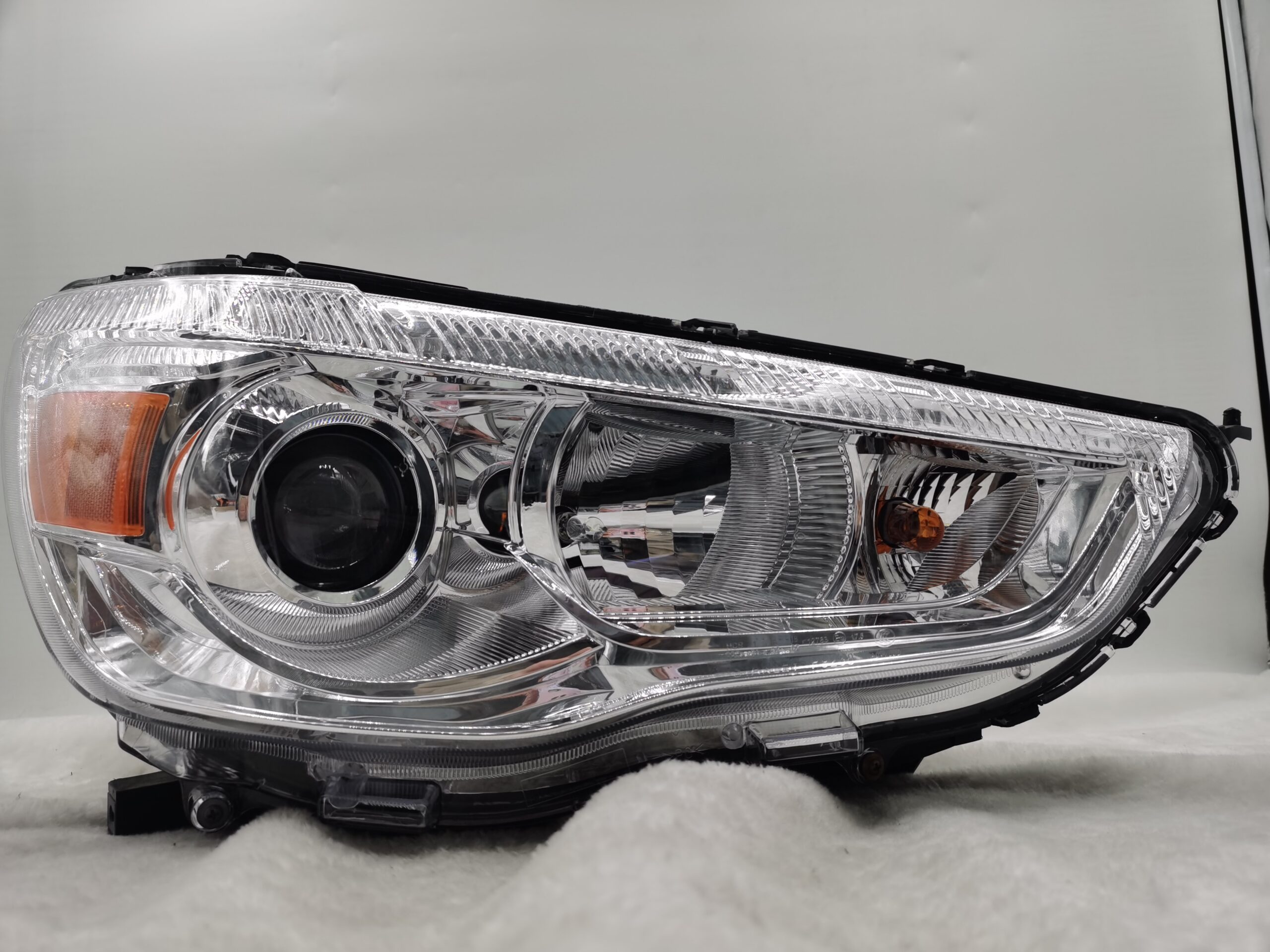 MITSUBISHI ASX 2010-2018 HALOGEN R.H.S HEADLIGHT ASSEMBLY