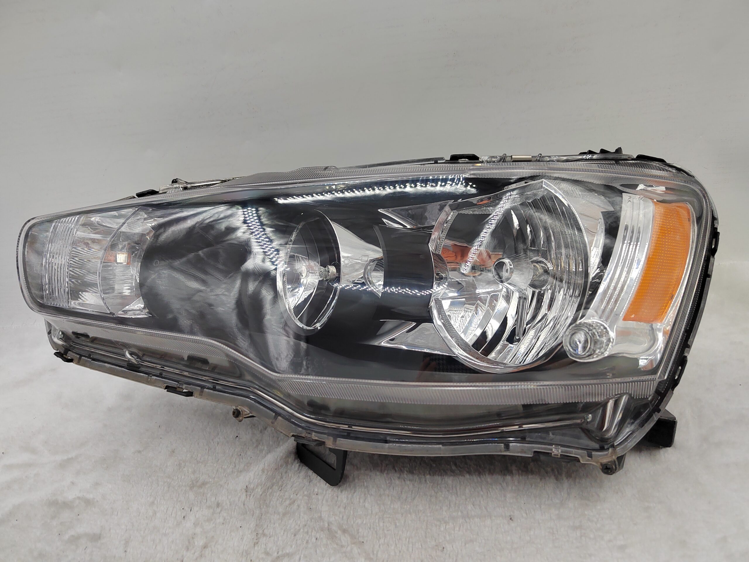 MITSUBISHI LANCER 2008-2018 HALOGEN L.H.S HEADLIGHT ASSEMBLY