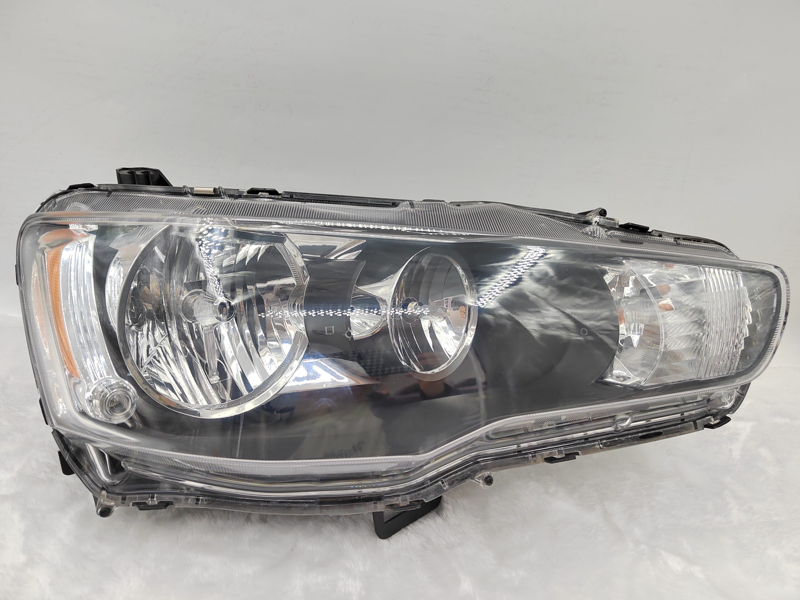 MITSUBISHI LANCER 2008-2018 HALOGEN R.H.S HEADLIGHT ASSEMBLY