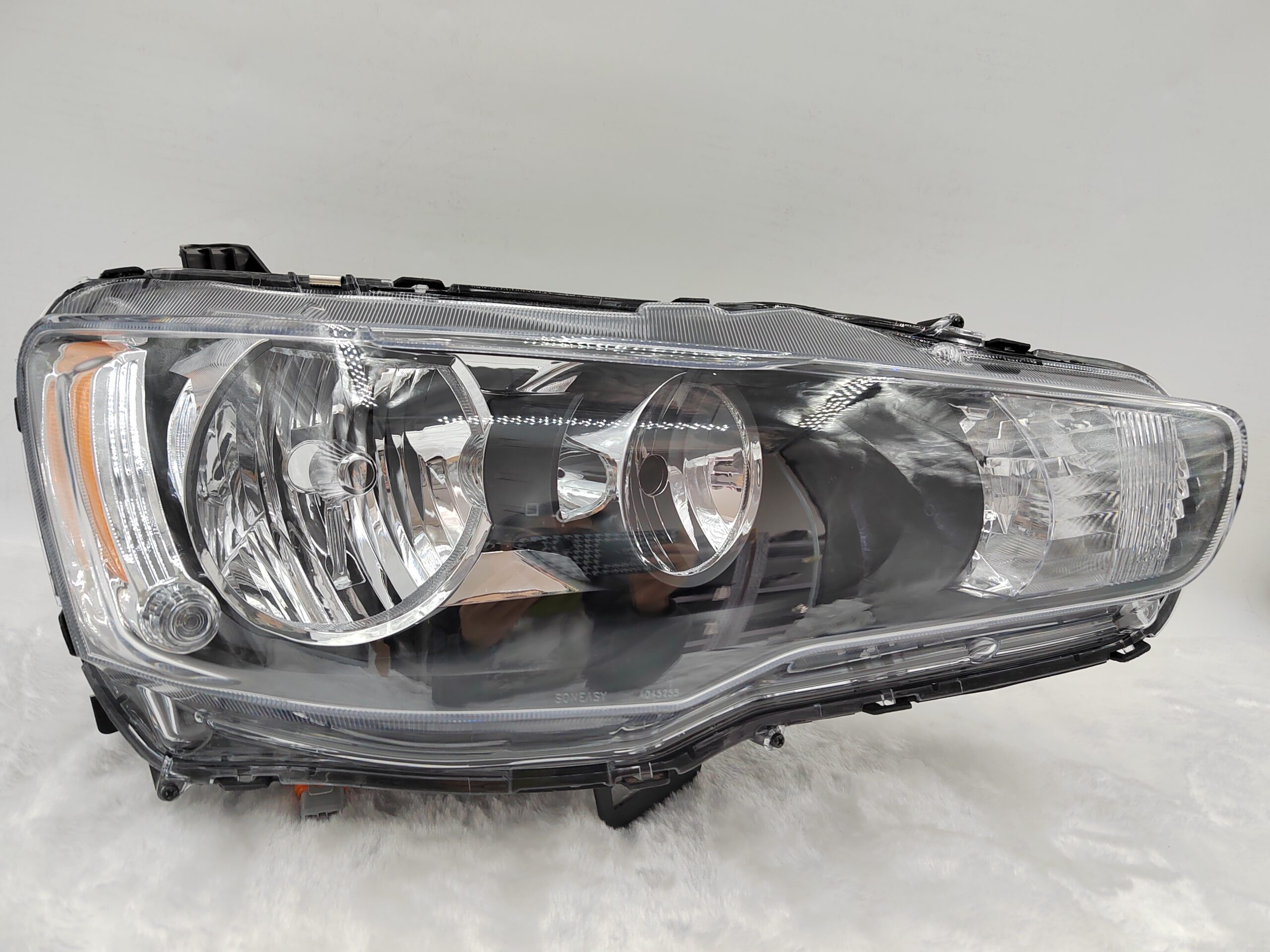 MITSUBISHI LANCER 2008-2018 HALOGEN R.H.S HEADLIGHT ASSEMBLY