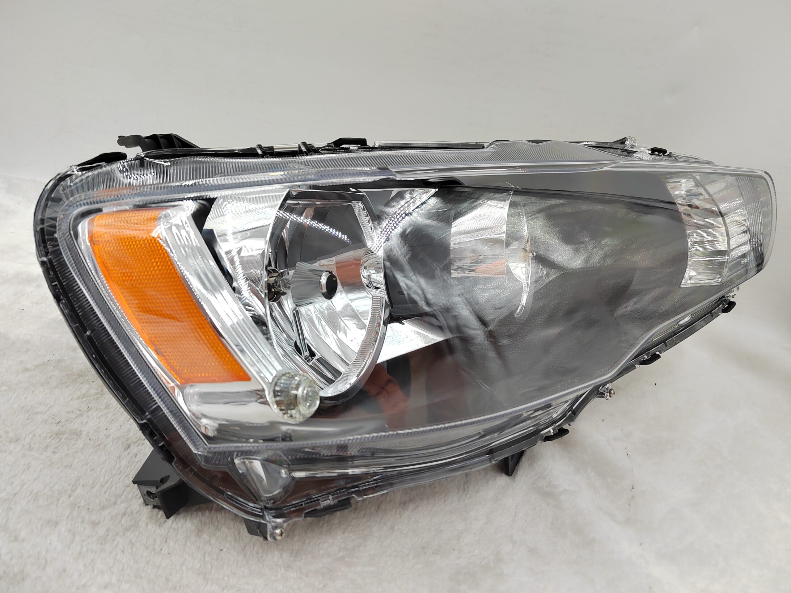 MITSUBISHI LANCER 2008-2018 HALOGEN R.H.S HEADLIGHT ASSEMBLY