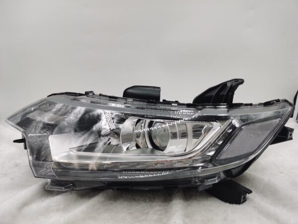 MITSUBISHI OUTLANDER 2016-2020 HALOGEN L.H.S HEADLIGHT ASSEMBLY