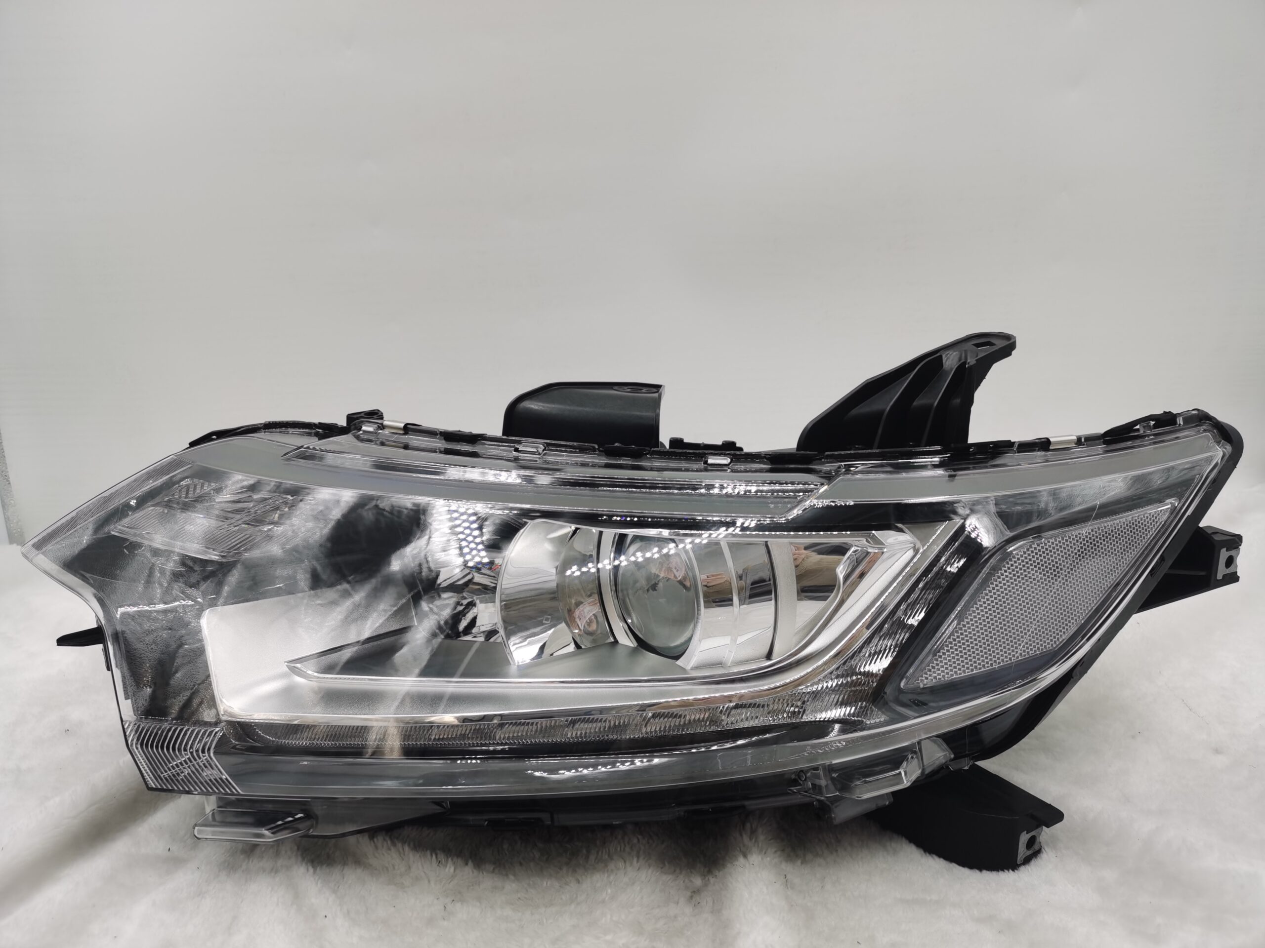 MITSUBISHI OUTLANDER 2016-2020 HALOGEN L.H.S HEADLIGHT ASSEMBLY