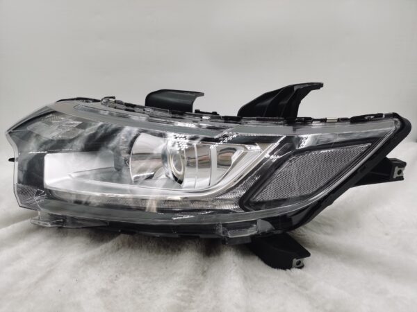 MITSUBISHI OUTLANDER 2016-2020 HALOGEN L.H.S HEADLIGHT ASSEMBLY