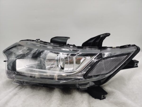 MITSUBISHI OUTLANDER 2016-2020 HALOGEN L.H.S HEADLIGHT ASSEMBLY