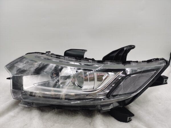 MITSUBISHI OUTLANDER 2016-2020 HALOGEN L.H.S HEADLIGHT ASSEMBLY