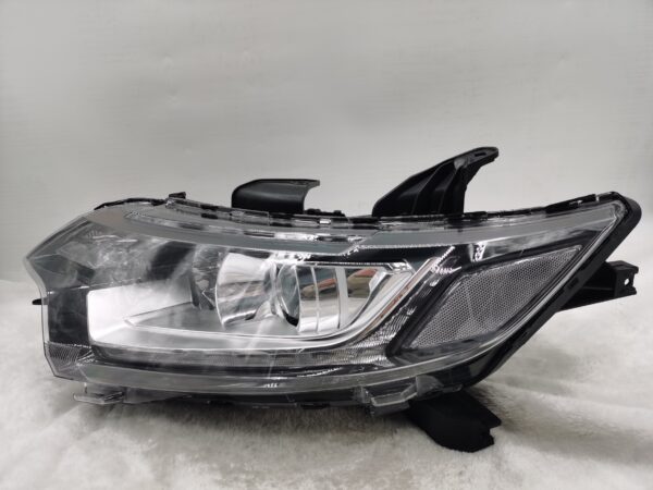 MITSUBISHI OUTLANDER 2016-2020 HALOGEN L.H.S HEADLIGHT ASSEMBLY