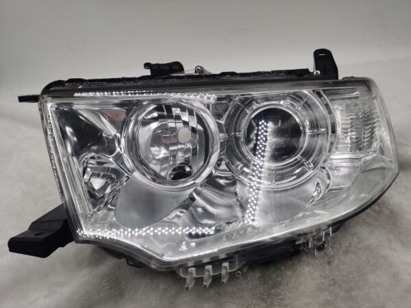 MITSUBISHI PAJERO 2008-2015 LENS HALOGEN L.H.S HEADLIGHT ASSEMBLY