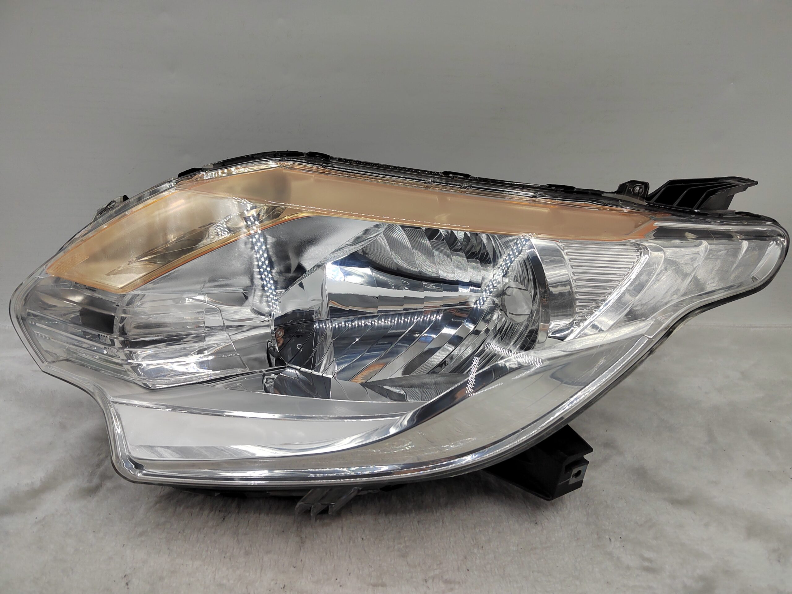 MITSUBISHI TRITON L200 2015-2018 HALOGEN L.H.S HEADLIGHT ASSEMBLY