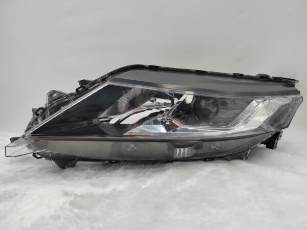 MITSUBISHI TRITON L200 2019-2023 HALOGEN L.H.S HEADLIGHT ASSEMBLY