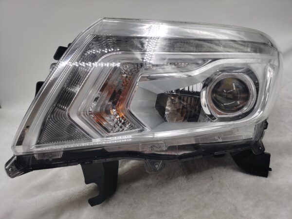 NISSAN NAVARA NP300 2015-2020 LED L.H.S HEADLIGHT ASSEMBLY