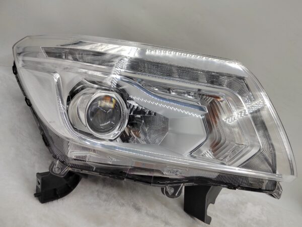 NISSAN NAVARA NP300 2015-2020 LED R.H.S HEADLIGHT ASSEMBLY