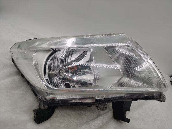 NISSAN NAVARA NP300 2016-2020 HALOGEN R.H.S HEADLIGHT ASSEMBLY