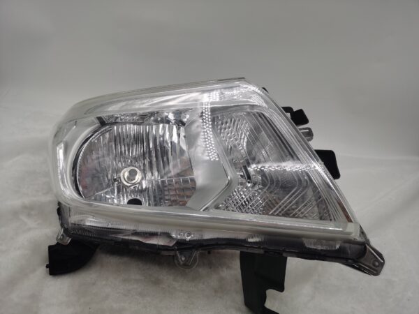 NISSAN NAVARA NP300 2016-2020 HALOGEN R.H.S HEADLIGHT ASSEMBLY