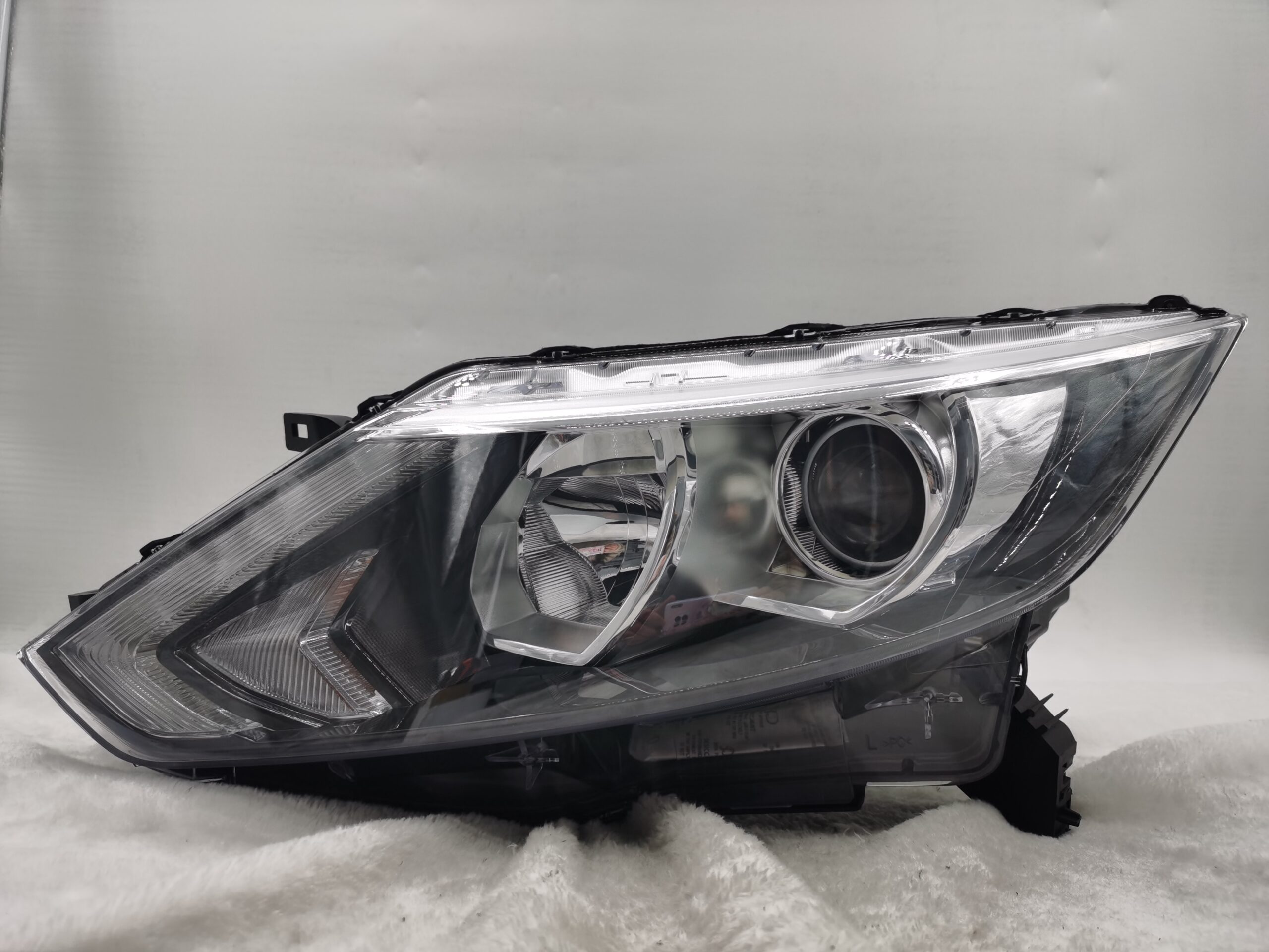 NISSAN QASHQAI J11 2014-2016 HALOGEN L.H.S HEADLIGHT ASSEMBLY