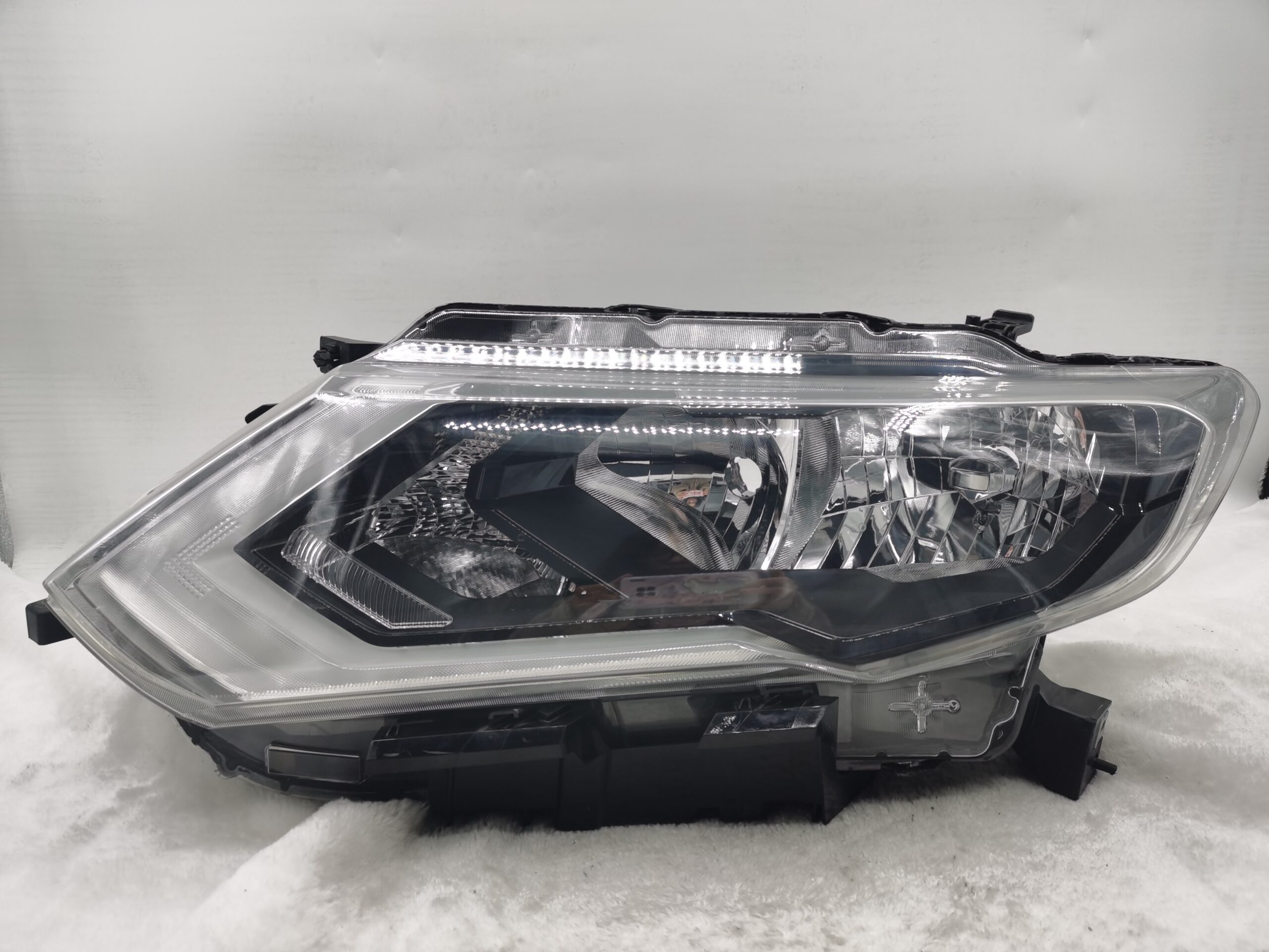 NISSAN X-TRAIL T32 2017-2020 HALOGEN L.H.S HEADLIGHT ASSEMBLY