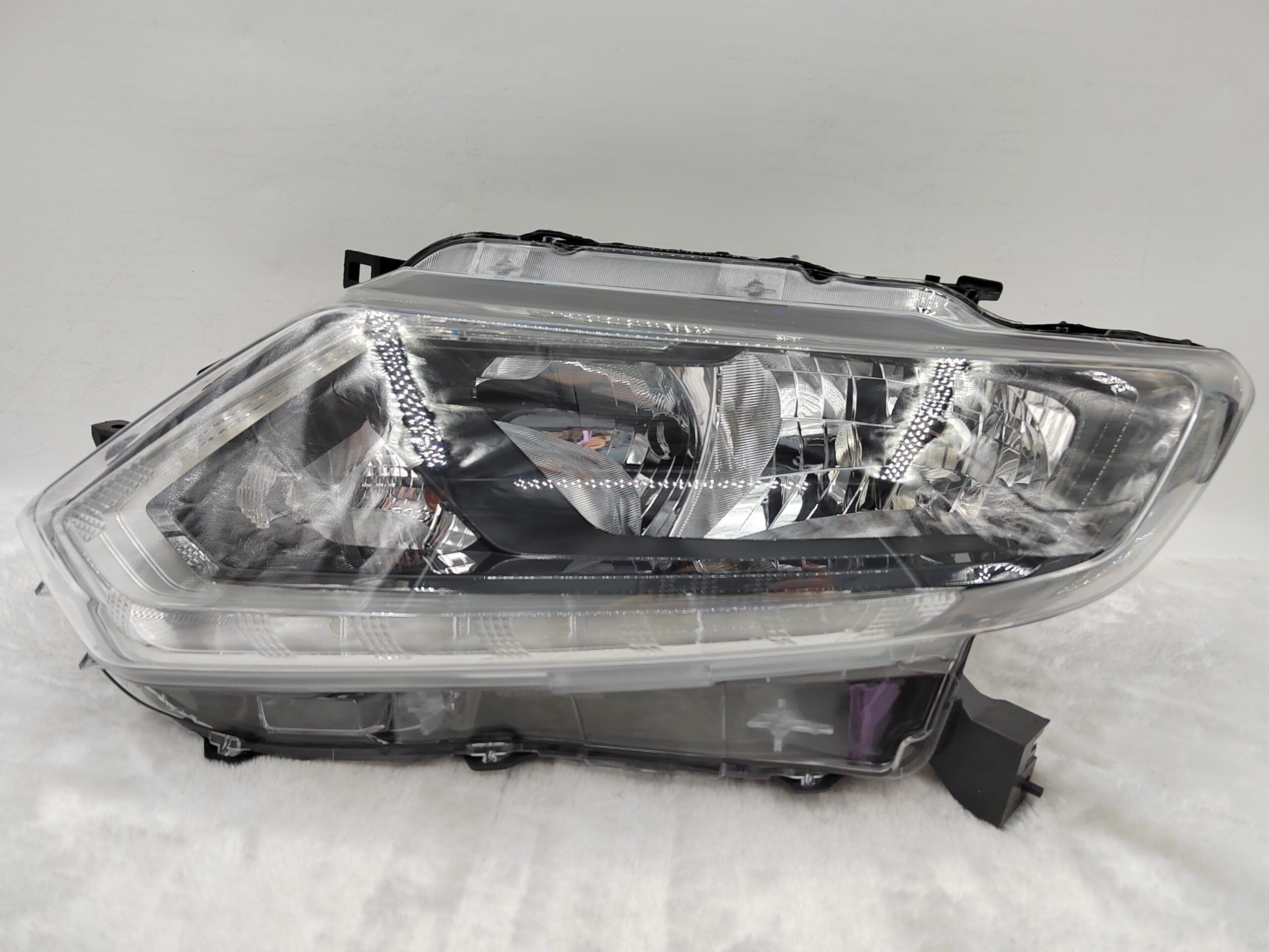 NISSAN X-TRAIL 2014-2016 HALOGEN L.H.S HEADLIGHT ASSEMBLY