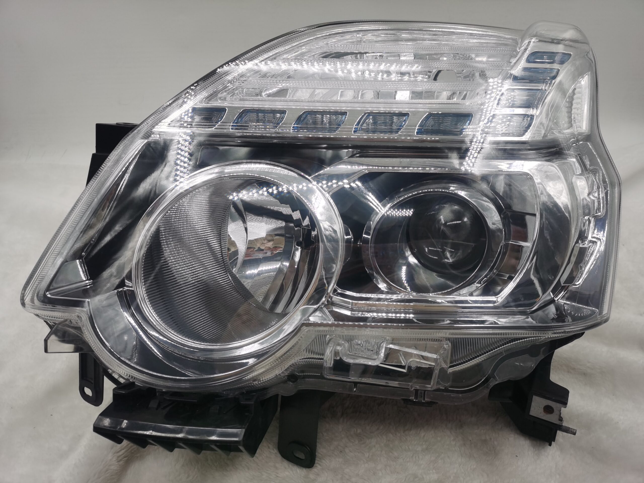 NISSAN X-TRAIL T31 2010-2013 HALOGEN L.H.S HEADLIGHT ASSEMBLY