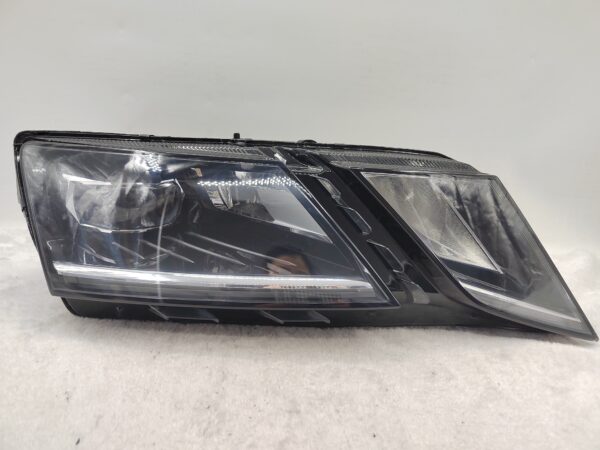 SKODA OCTAVIA III 2017-2019 LED  R.H.S HEADLIGHT ASSEMBLY