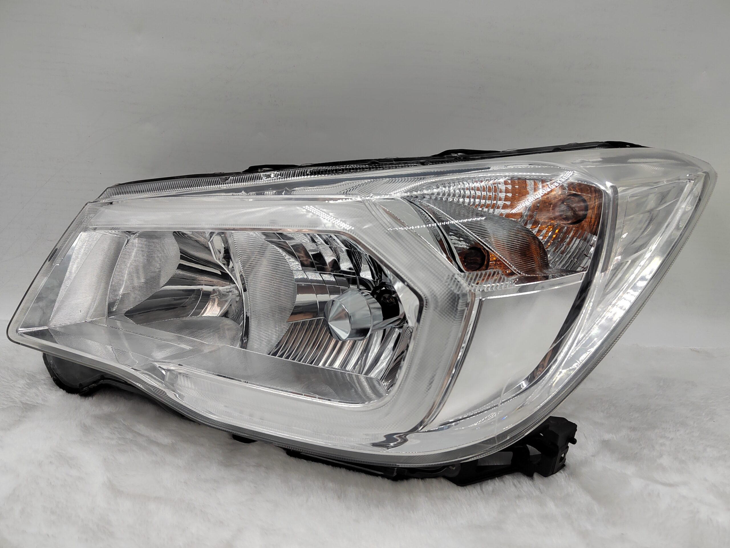 SUBARU FORESTER 2013-2015 XENON L.H.S HEADLIGHT ASSEMBLY