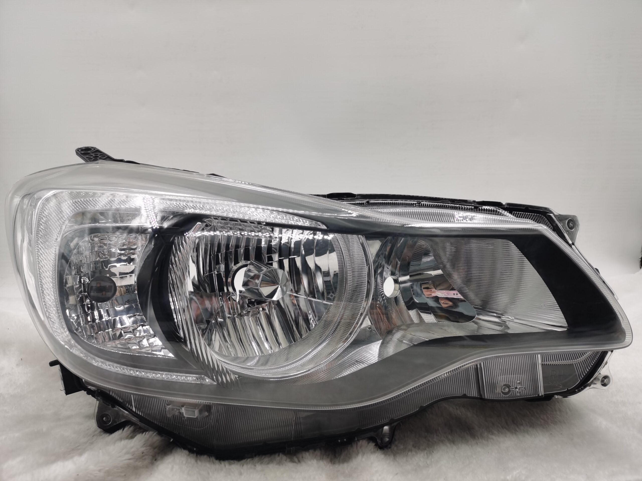 SUBARU IMPREZA 2012-2016 XENON R.H.S HEADLIGHT ASSEMBLY