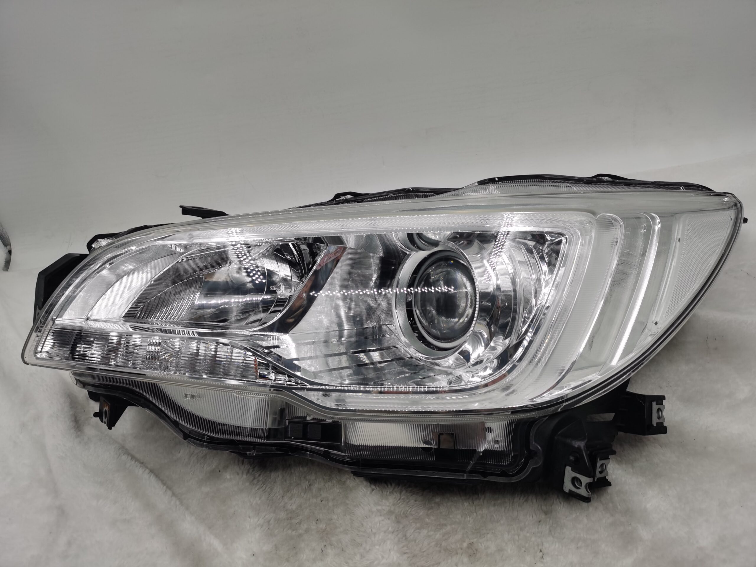 SUBARU LIBERTY OUTBACK 2015-2017 HALOGEN L.H.S HEADLIGHT ASSEMBLY