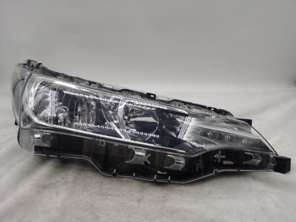 TOYOTA COROLLA 2017-2018 HALOGEN R.H.S HEADLIGHT ASSEMBLY