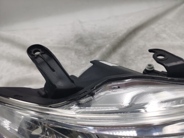 TOYOTA COROLLA AURIS NZE181H 2012-2014 HALOGEN R.H.S HEADLIGHT ASSEMBLY