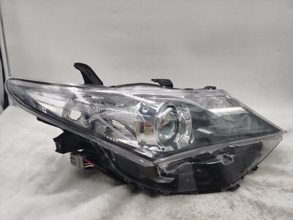 TOYOTA COROLLA AURIS NZE181H 2012-2014 HALOGEN R.H.S HEADLIGHT ASSEMBLY