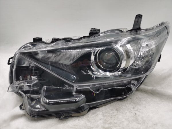 TOYOTA COROLLA AURIS NZE181H 2015-2018 HALOGEN L.H.S HEADLIGHT ASSEMBLY