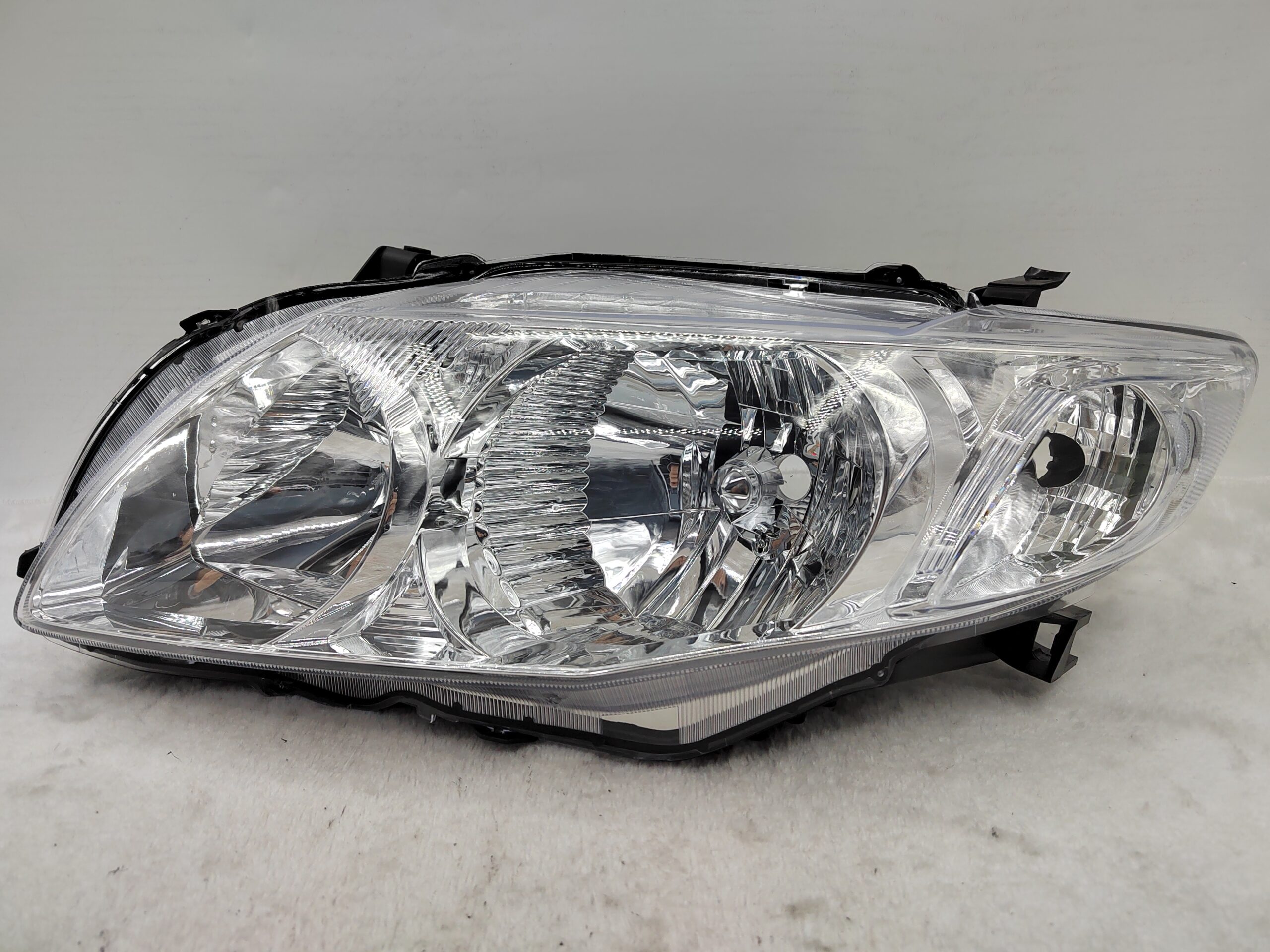 TOYOTA COROLLA E150 2007-2010 HALOGEN L.H.S HEADLIGHT ASSEMBLY