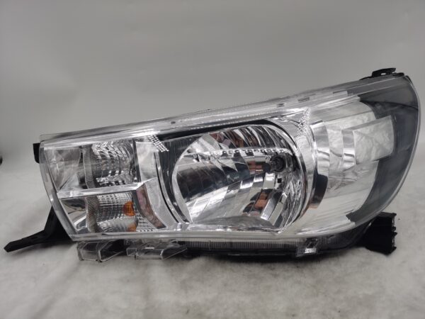 TOYOTA HILUX REVO 2015-2019 HALOGEN L.H.S HEADLIGHT ASSEMBLY