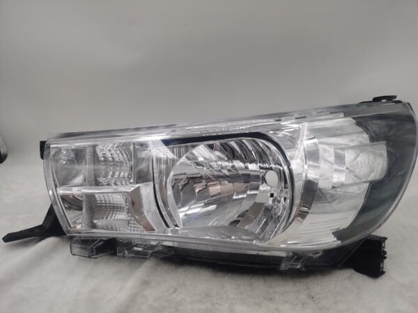 TOYOTA HILUX REVO 2015-2019 HALOGEN L.H.S HEADLIGHT ASSEMBLY