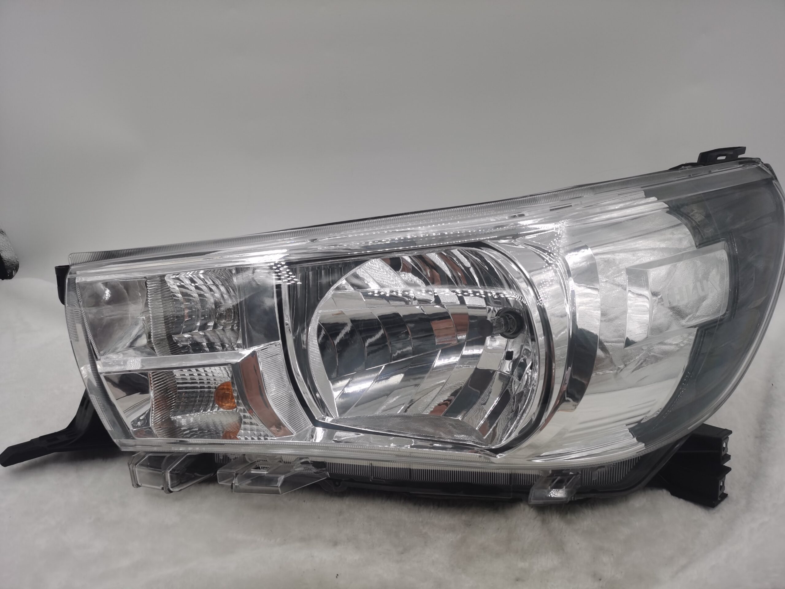 TOYOTA HILUX REVO 2015-2019 HALOGEN L.H.S HEADLIGHT ASSEMBLY