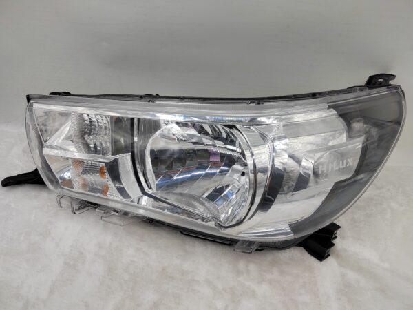 TOYOTA HILUX REVO 2015-2019 HALOGEN L.H.S HEADLIGHT ASSEMBLY