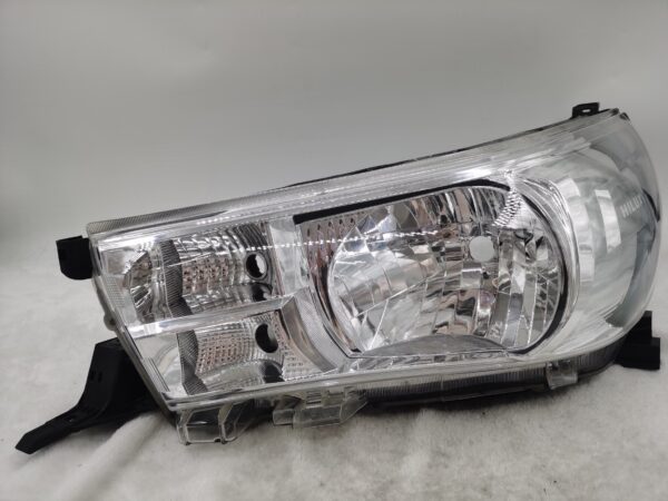 TOYOTA HILUX REVO 2015-2019 HALOGEN L.H.S HEADLIGHT ASSEMBLY