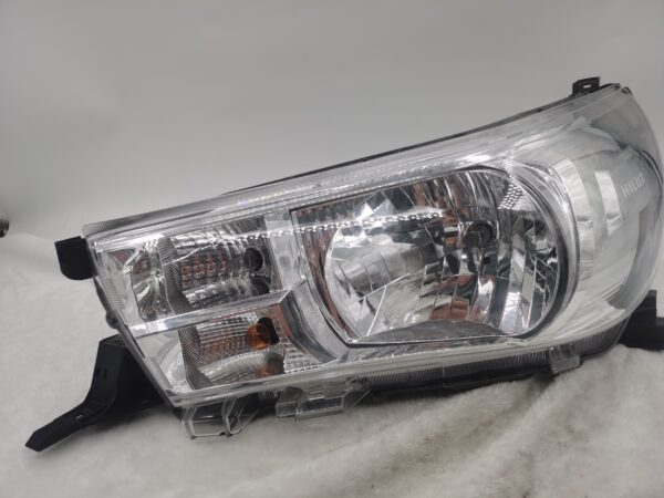 TOYOTA HILUX REVO 2015-2019 HALOGEN L.H.S HEADLIGHT ASSEMBLY