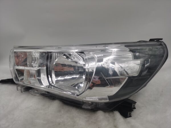 TOYOTA HILUX REVO 2015-2019 HALOGEN L.H.S HEADLIGHT ASSEMBLY