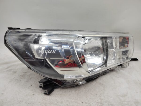 TOYOTA HILUX REVO 2015-2019 HALOGEN R.H.S HEADLIGHT ASSEMBLY