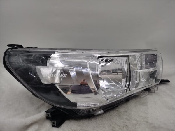 TOYOTA HILUX REVO 2015-2019 HALOGEN R.H.S HEADLIGHT ASSEMBLY