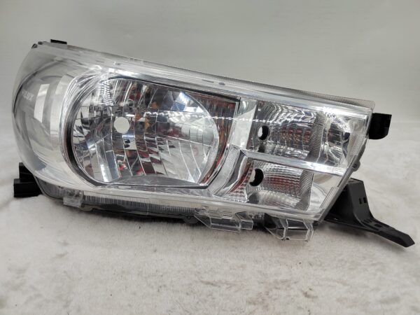 TOYOTA HILUX REVO 2015-2019 HALOGEN R.H.S HEADLIGHT ASSEMBLY