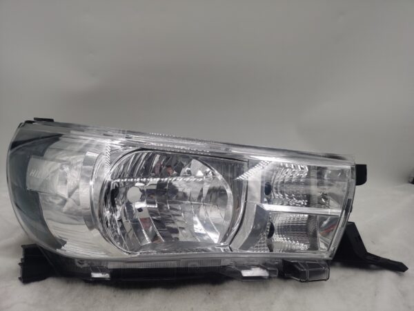 TOYOTA HILUX REVO 2015-2019 HALOGEN R.H.S HEADLIGHT ASSEMBLY