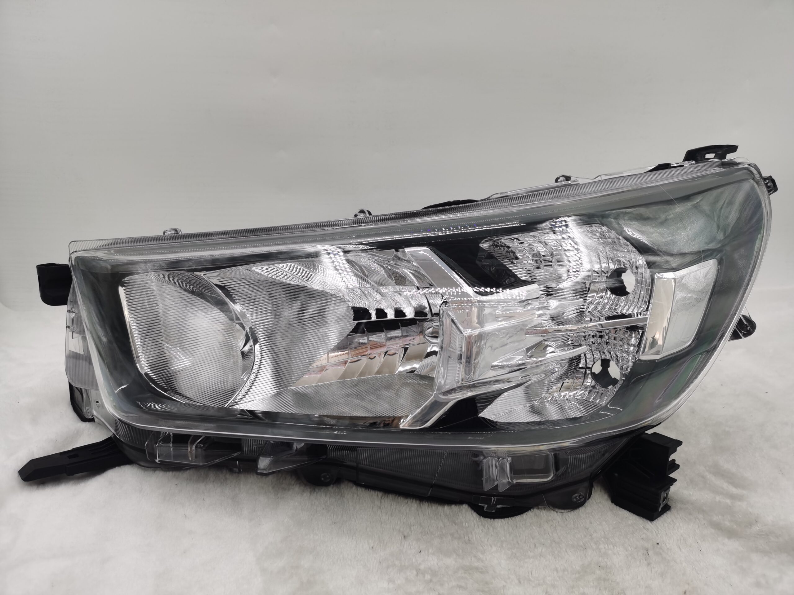 TOYOTA HILUX REVO 2020-2023 HALOGEN L.H.S HEADLIGHT ASSEMBLY