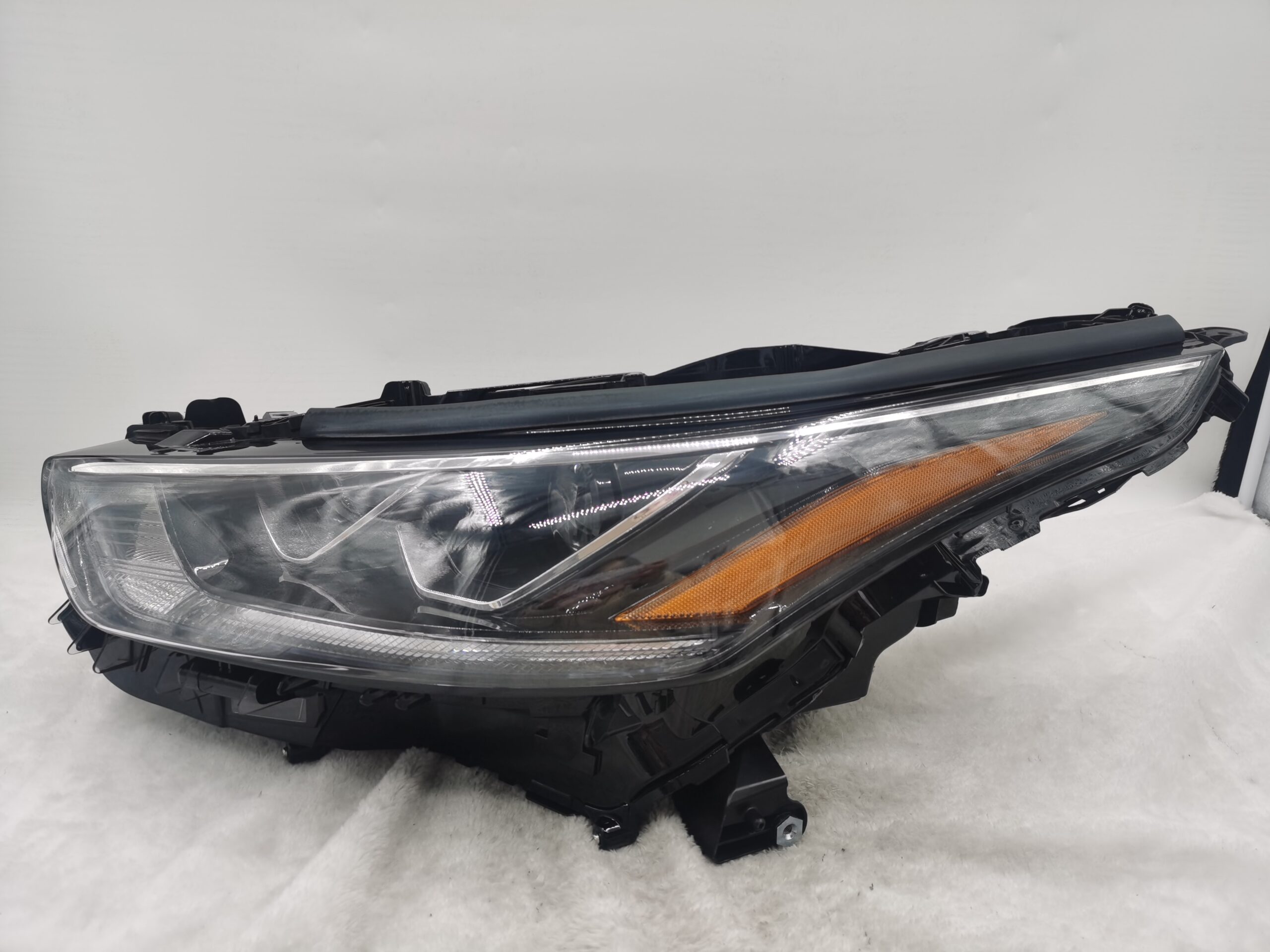 TOYOTA KLUGER 2020-2023 LENS LED L.H.S HEADLIGHT ASSEMBLY