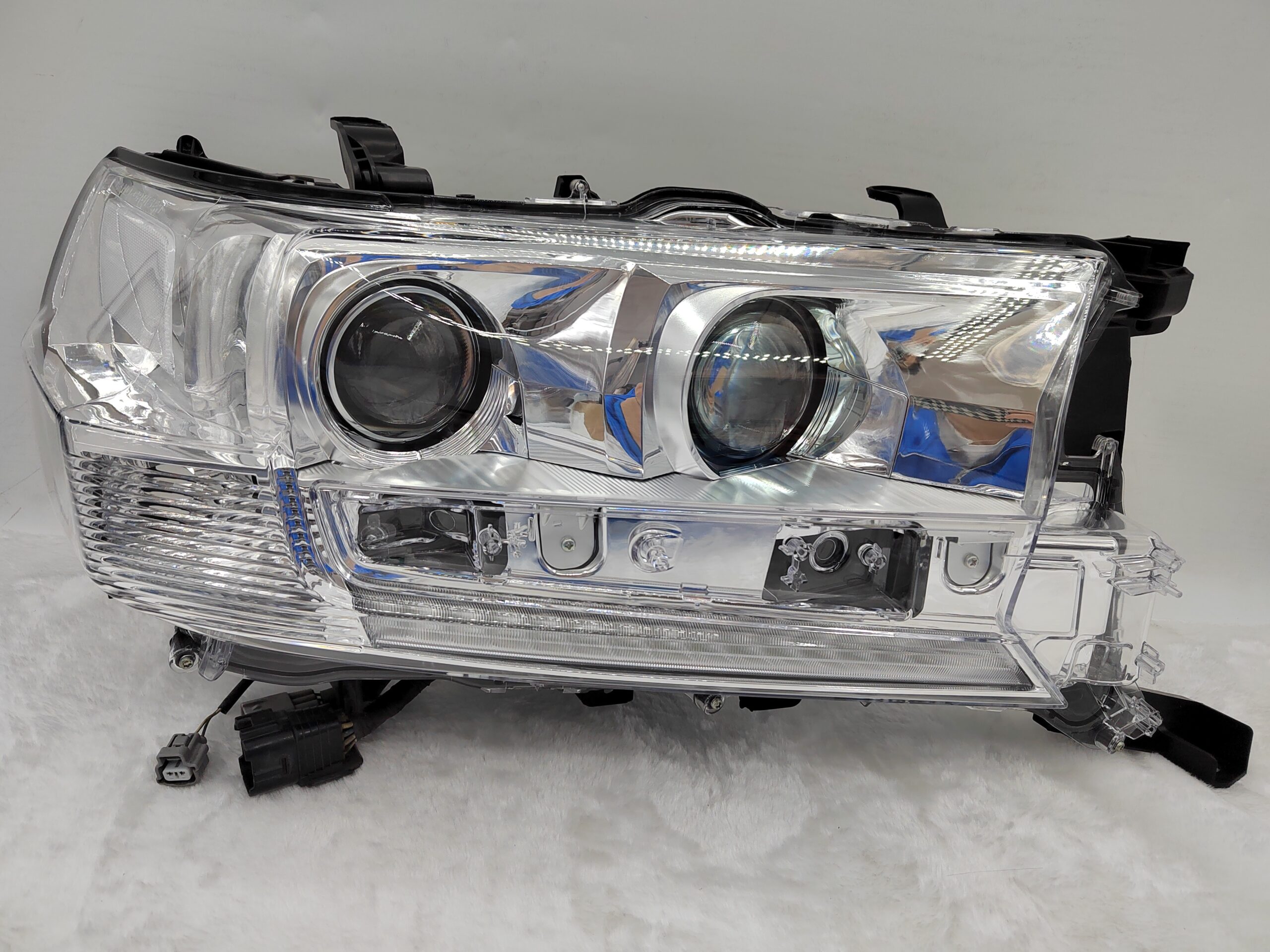 TOYOTA LANDCRUISER 200 SERIES VDJ200R 2016-2021 LED R.H.S HEADLIGHT ASSEMBLY