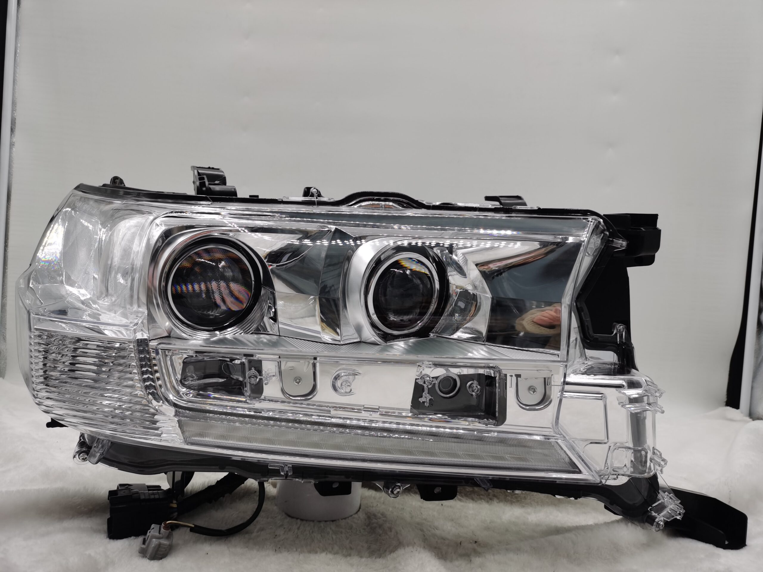 TOYOTA LANDCRUISER 200 SERIES VDJ200R 2016-2021 LED R.H.S HEADLIGHT ASSEMBLY